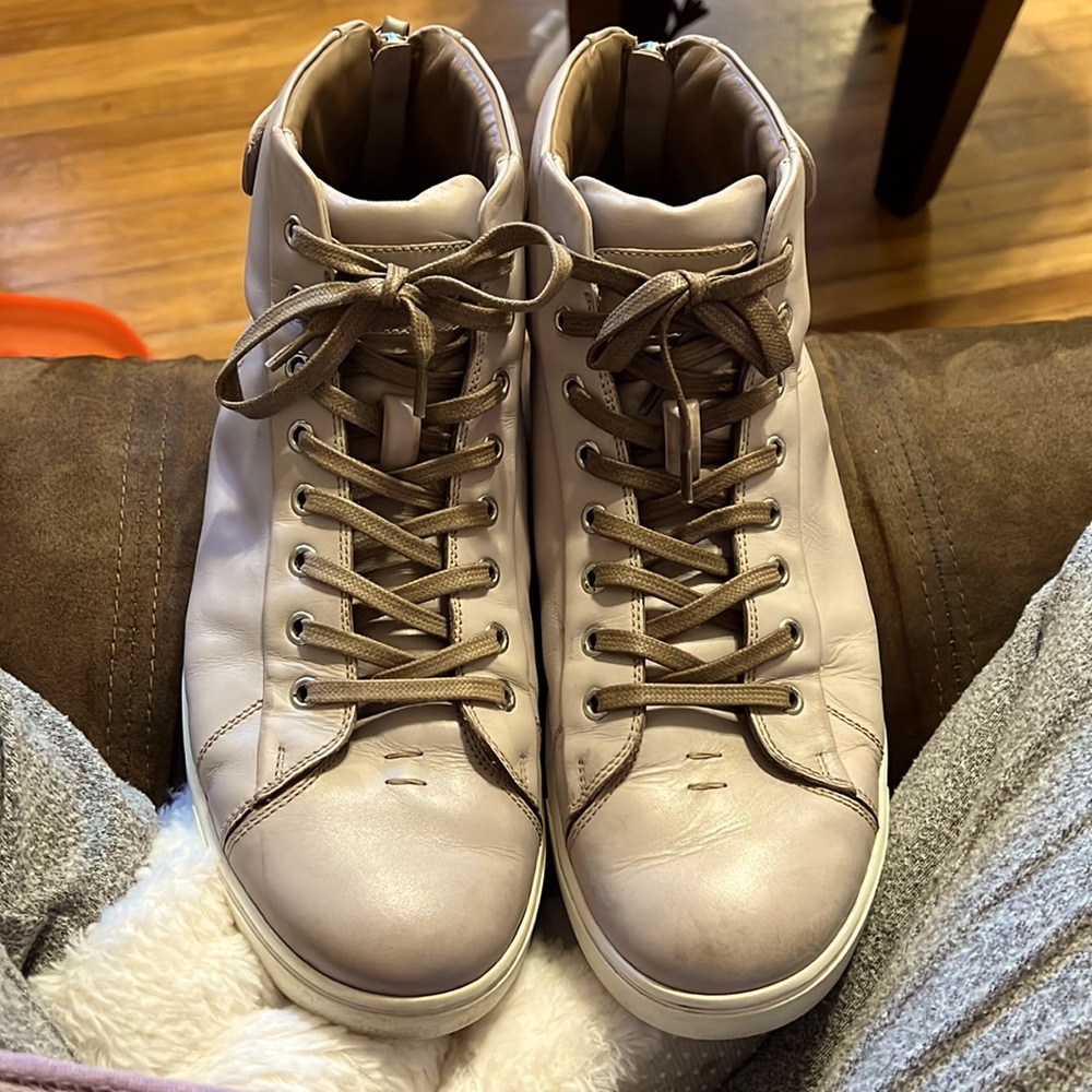 Neiman Marcus Gianvito Rossi Luxury Brand Shoe in great condition!